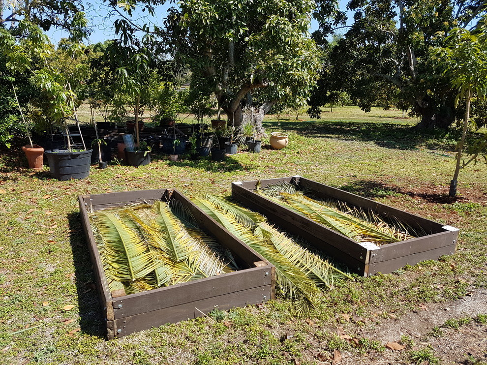 how to line a raised bed