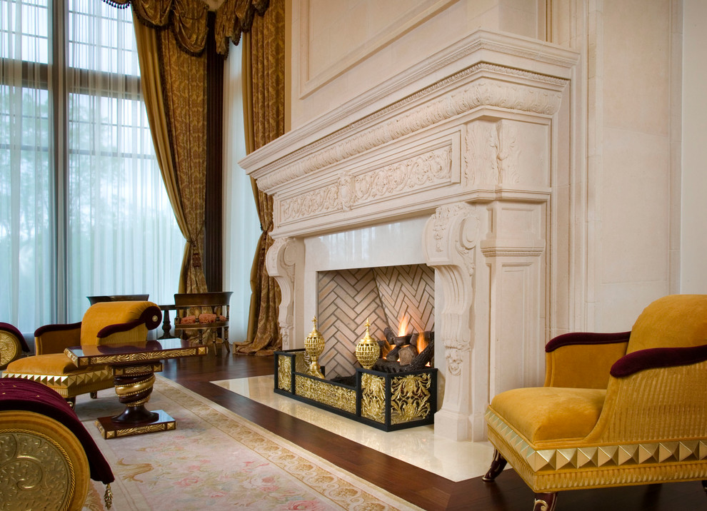 Example of a classic living room design in Detroit