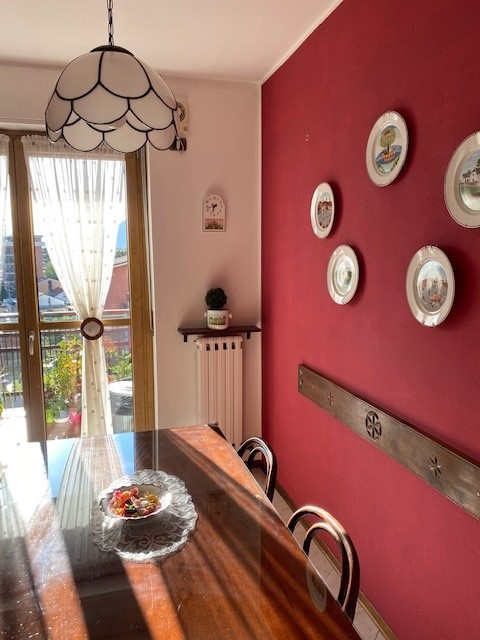 La parete della cucina prima della nuova decorazione