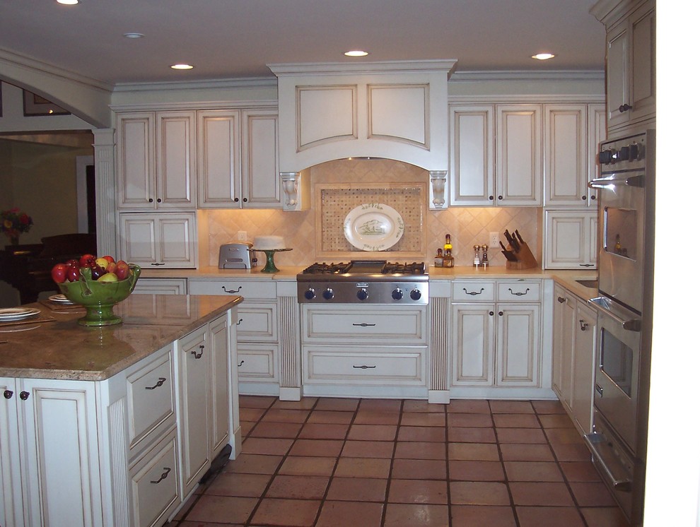 Design ideas for a traditional kitchen in Other.