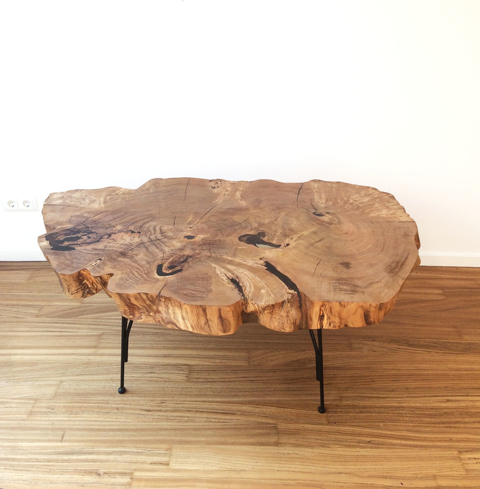 Журнальный стол из цельного спила каштана