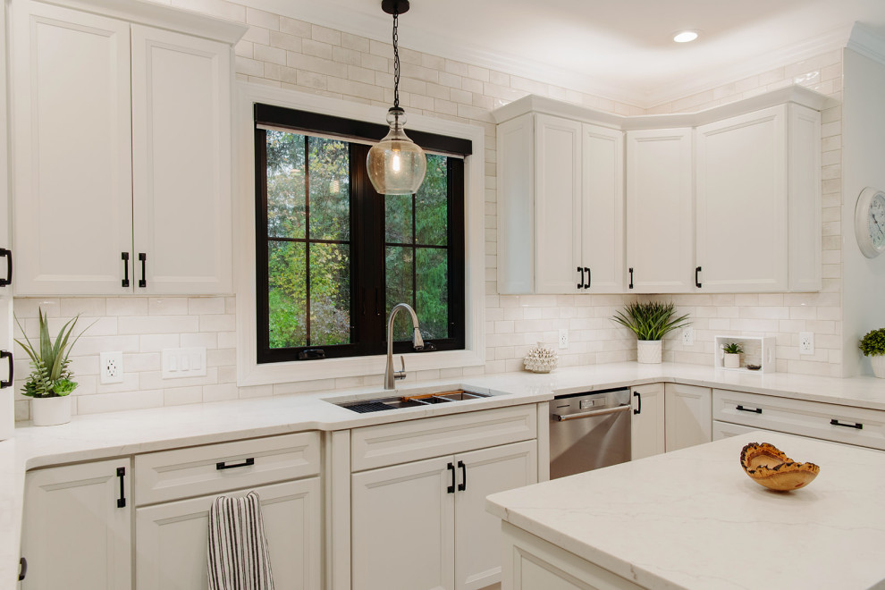 Home design - traditional home design idea in New York