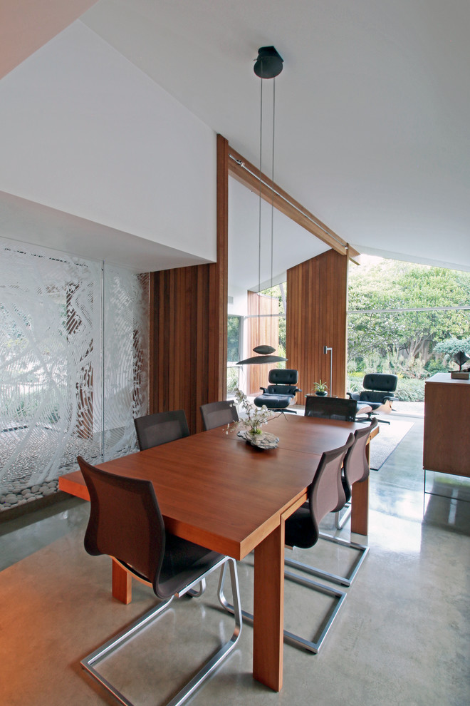 Inspiration for a midcentury dining room in Los Angeles.
