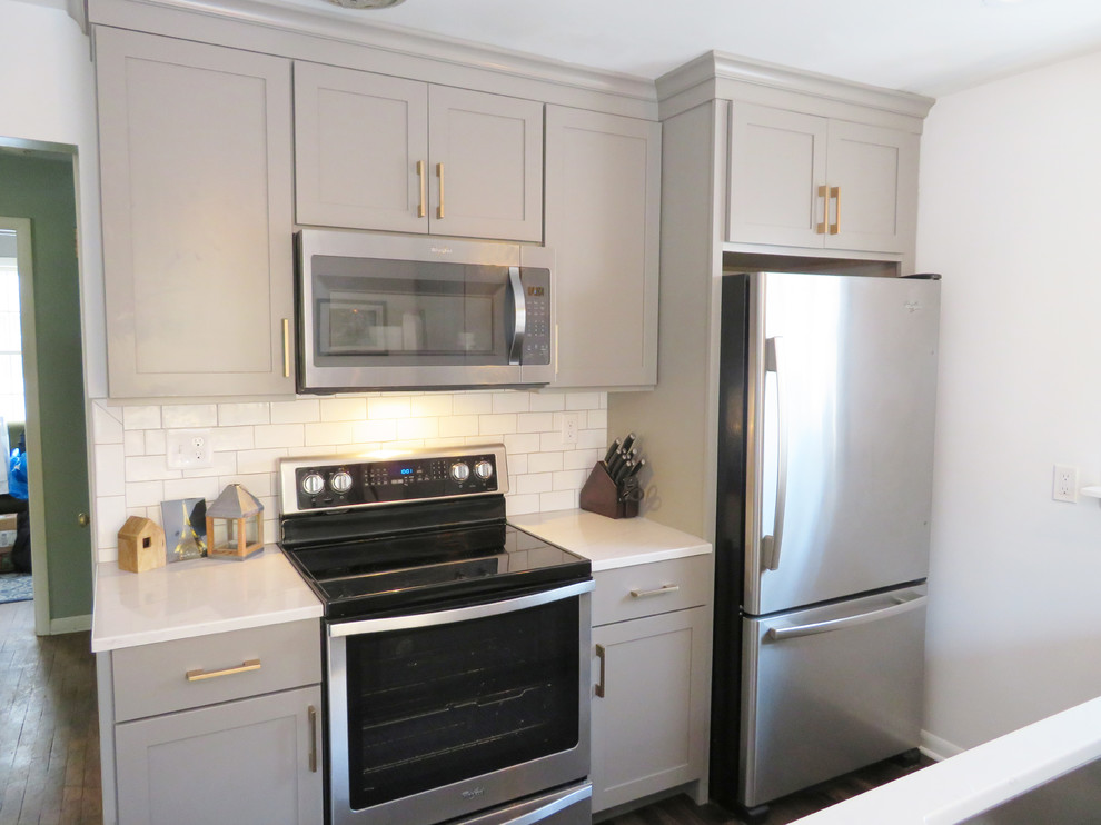 Photo of a transitional kitchen in Grand Rapids.
