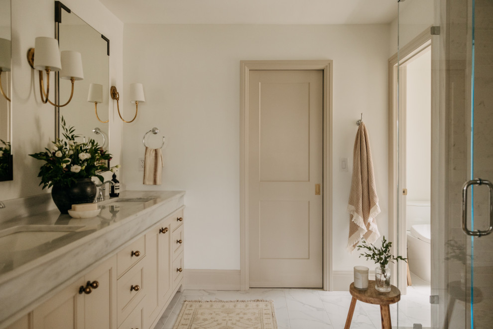 Downtown Cottage Primary Bathroom