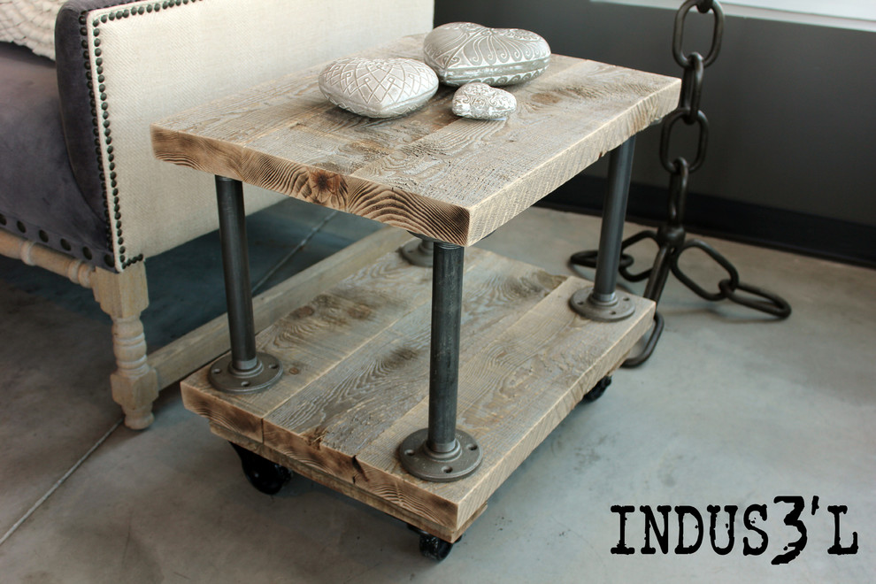 Table d'appoint INDUS3'L, bois recyclé et tuyaux