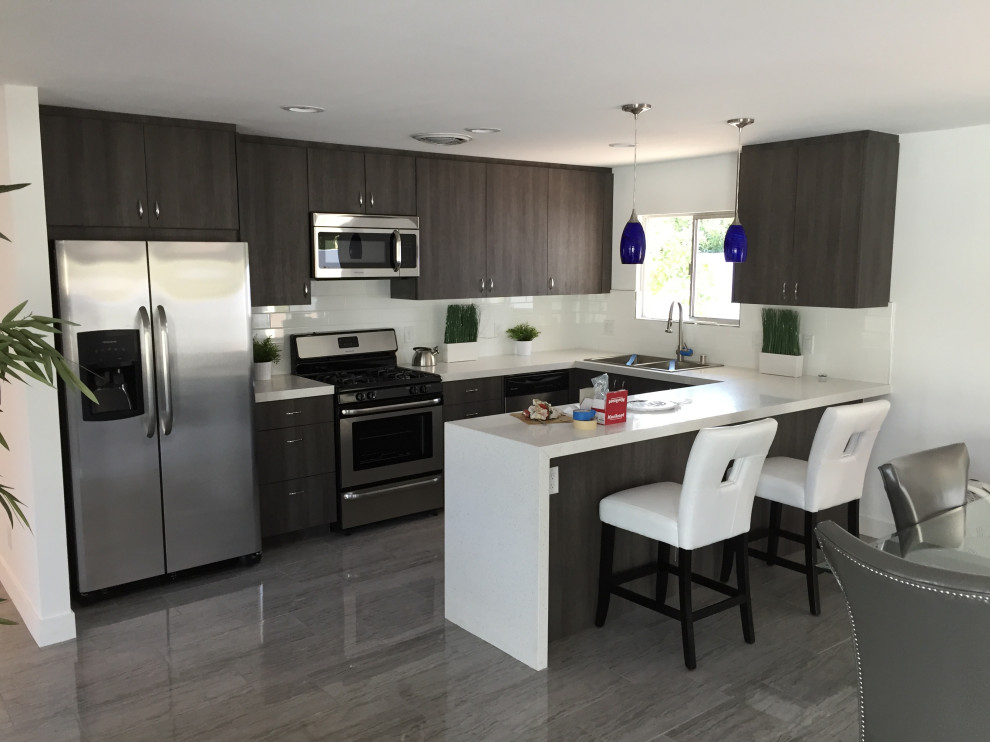 Kitchen - modern kitchen idea