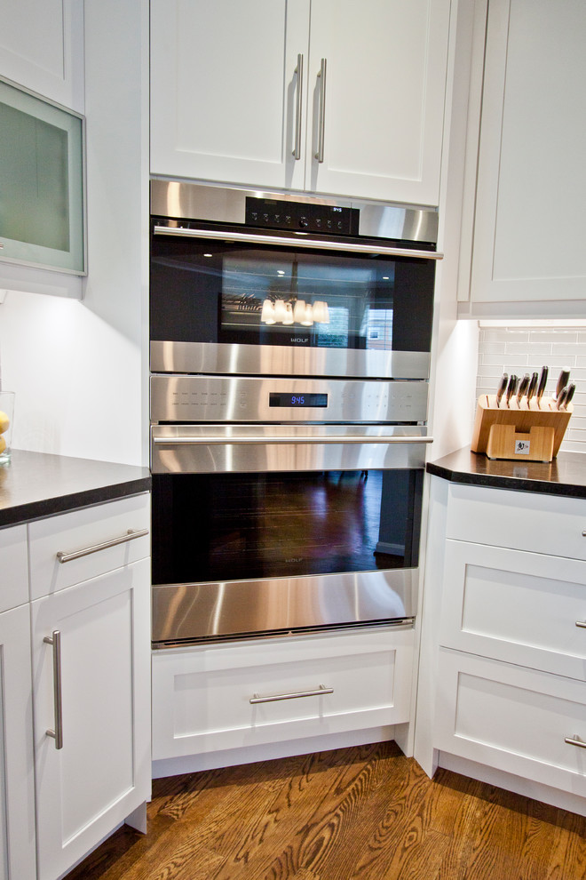 Example of a transitional home design design in Austin