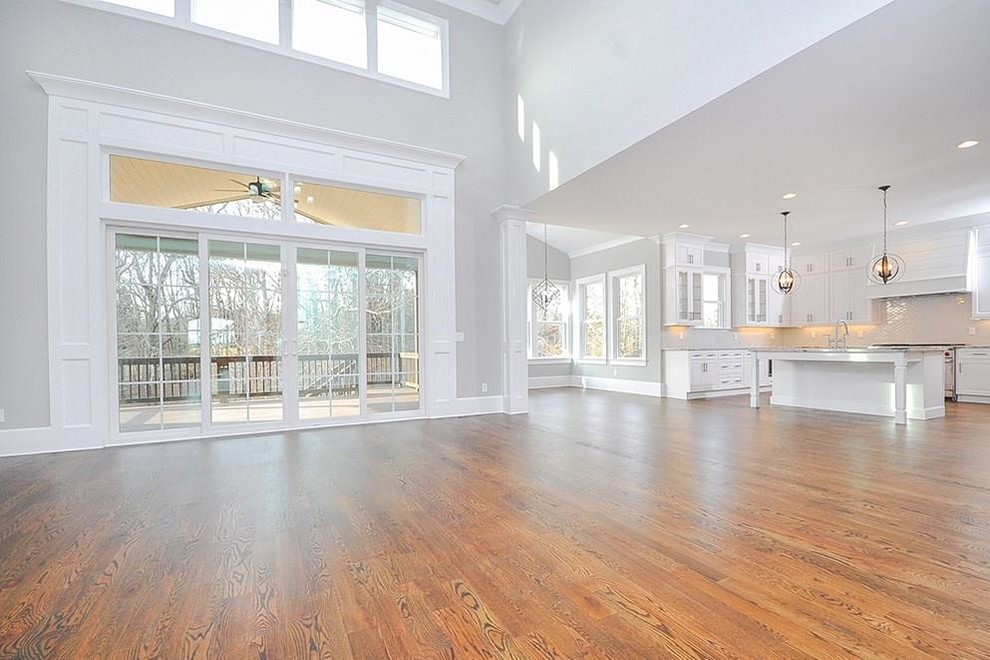 Example of a transitional home design design in Atlanta