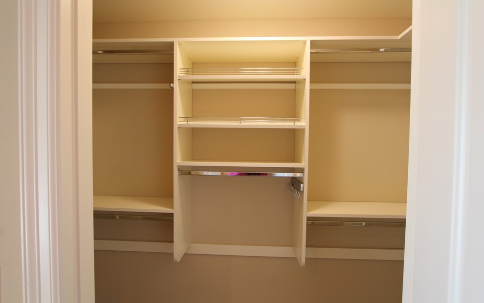 Inspiration for a transitional closet remodel in Dallas