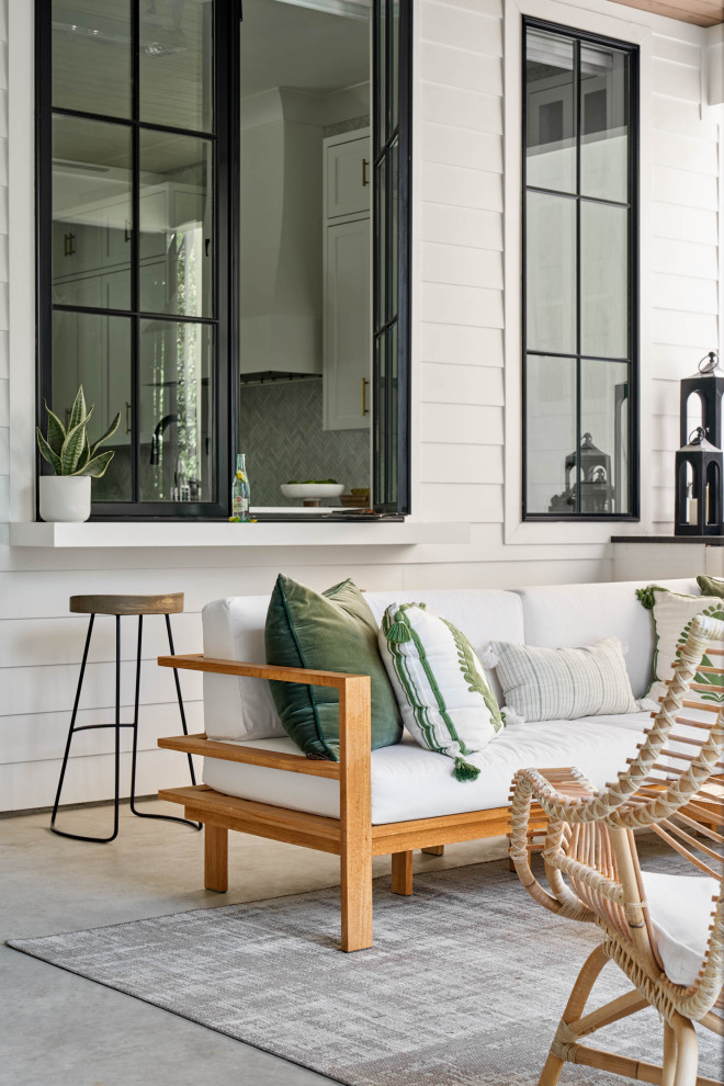 Home design - transitional home design idea in Dallas