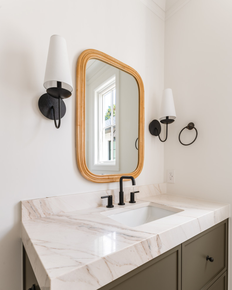 Transitional home design photo in Dallas