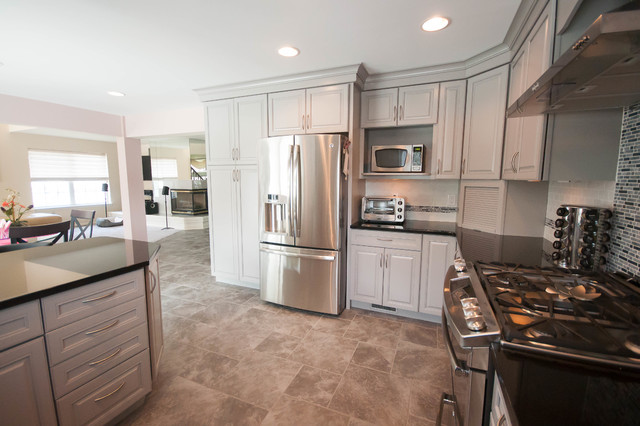 Custom Kitchen modern-kueche