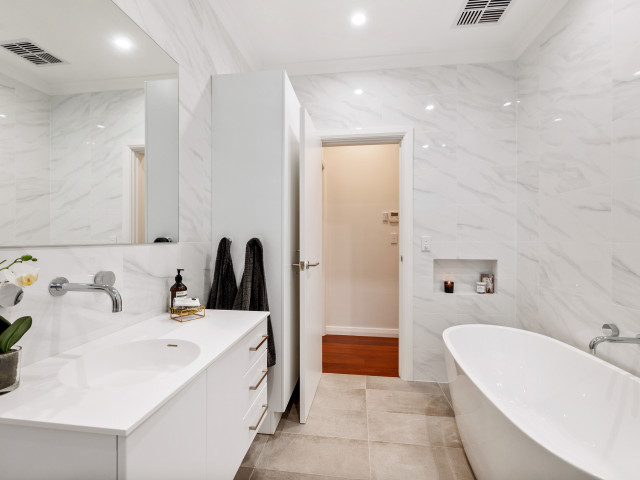 Wasley Street contemporary-badrum