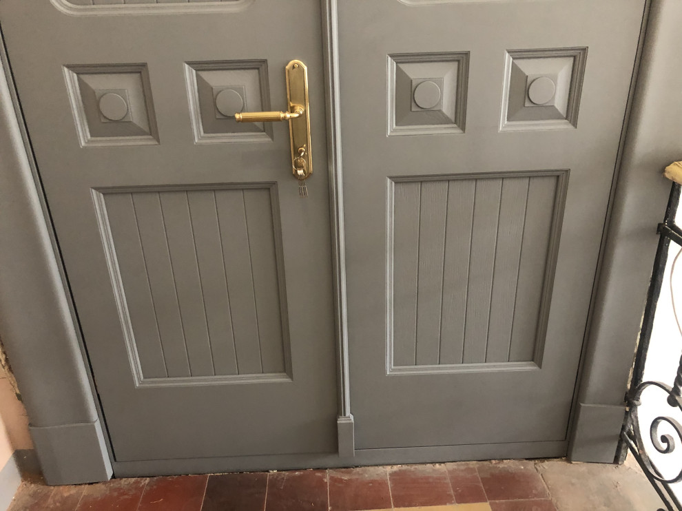 Историчсекие двери на Бронной