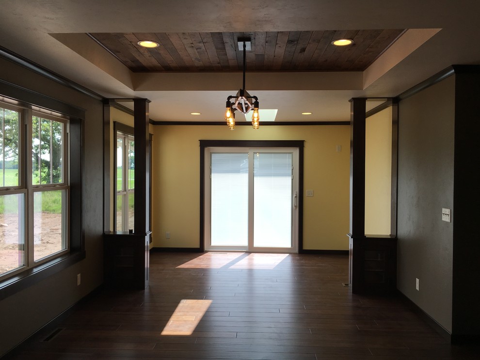 Dining room - rustic dining room idea