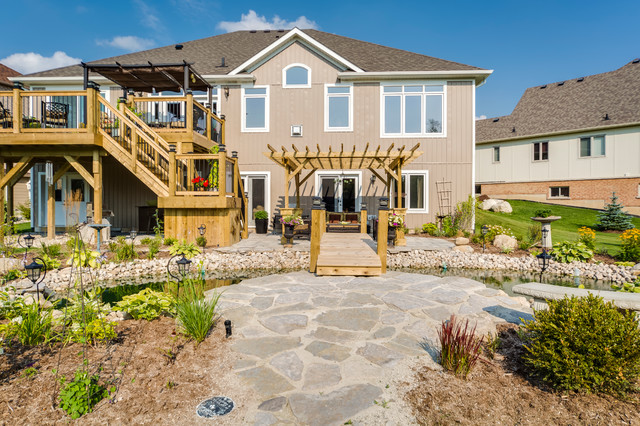 Toronto - Young Court Custom Home klassisch-garten