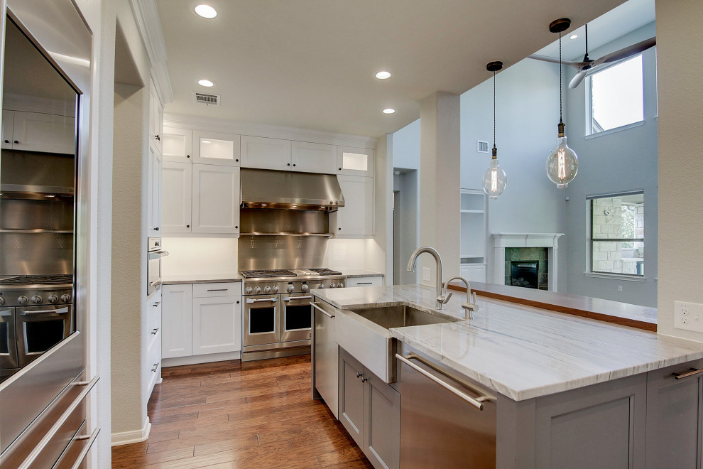Example of a transitional kitchen design in Austin