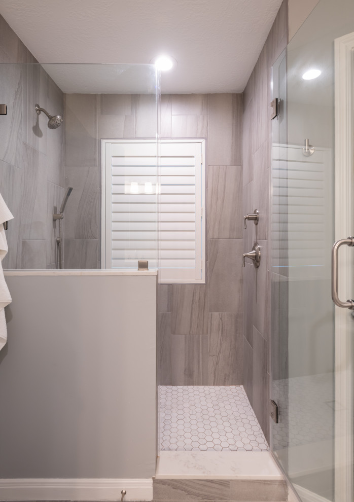 Example of a transitional bathroom design in Houston