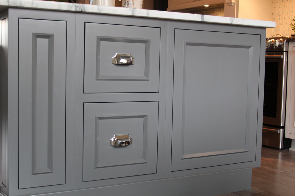 Inspiration for a transitional home design remodel in Indianapolis