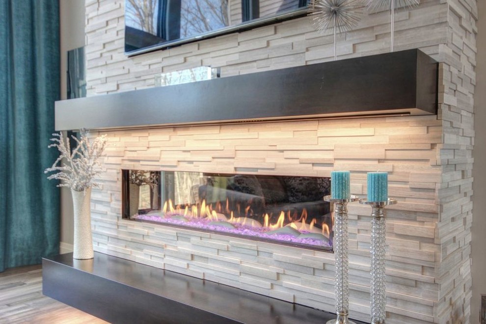 Transitional home design photo in Chicago