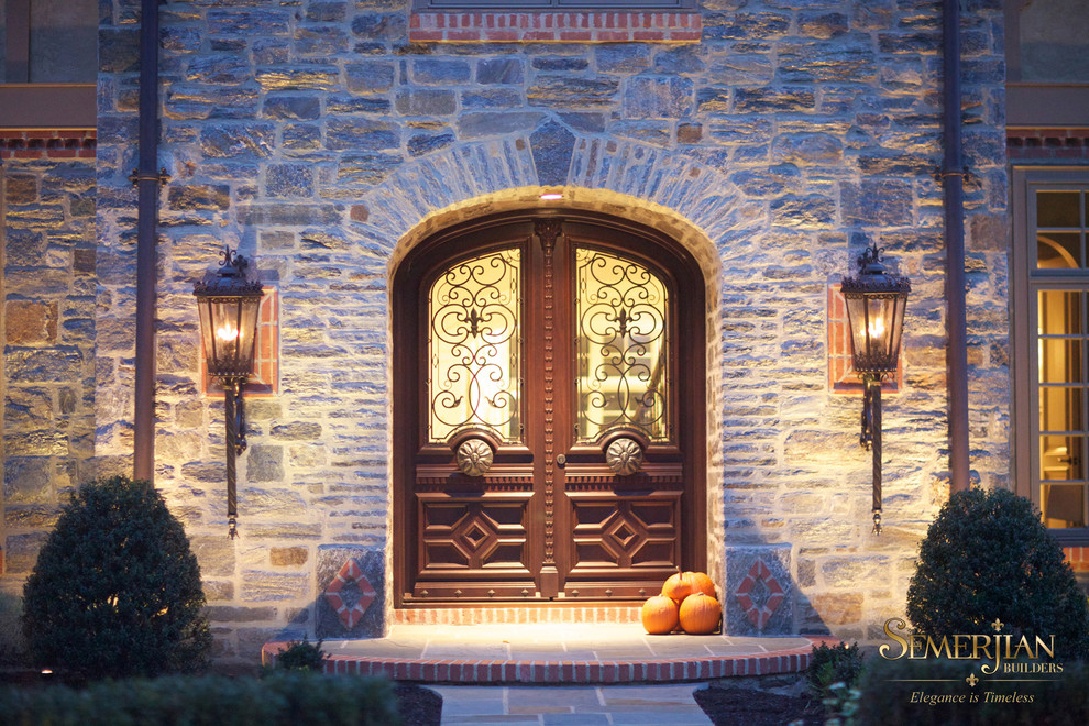 Design ideas for a traditional entryway in Philadelphia.