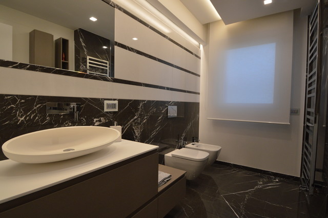 Villa M contemporary-badrum