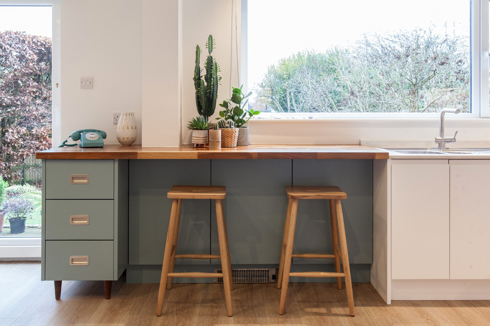 Photo of a midcentury kitchen in Hampshire.