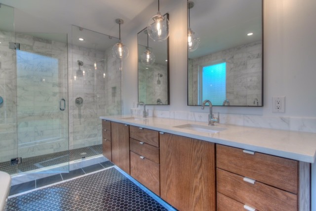 Transitional bathroom photo in Austin