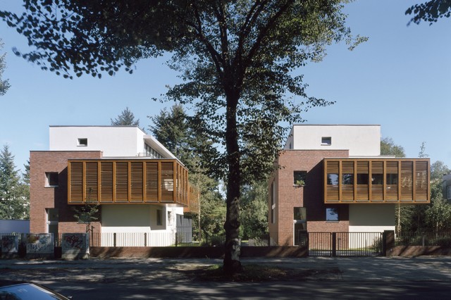 Zwei Wohnh&auml;user moderno-fachada