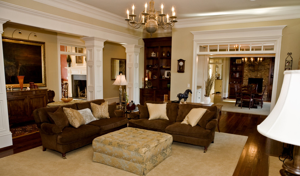 Design ideas for a traditional family room in Nashville.
