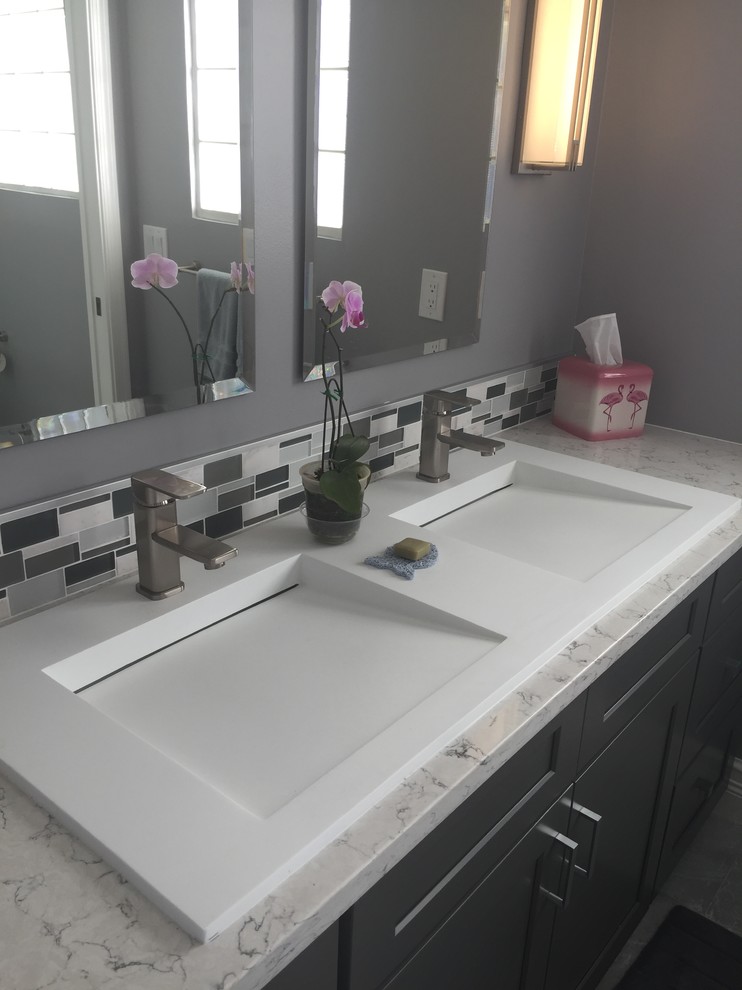 Ricci guest bathroom