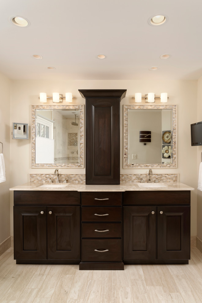 Home design - transitional home design idea in Jacksonville