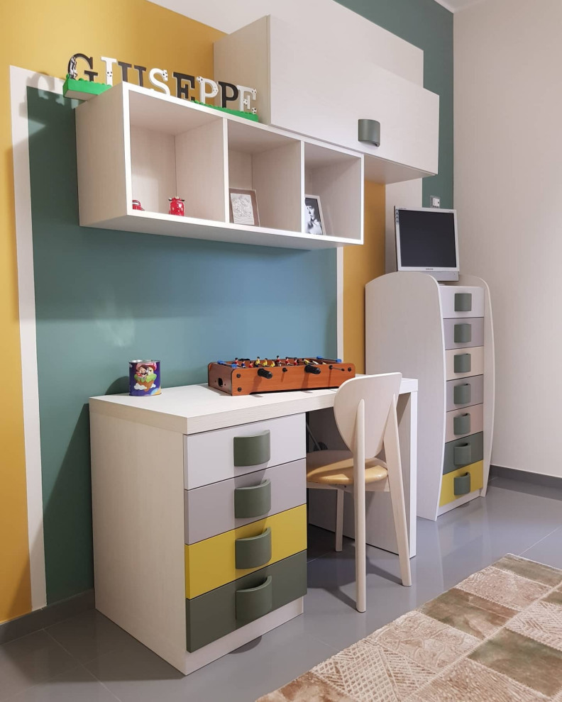 Modern kids' bedroom in Bari.