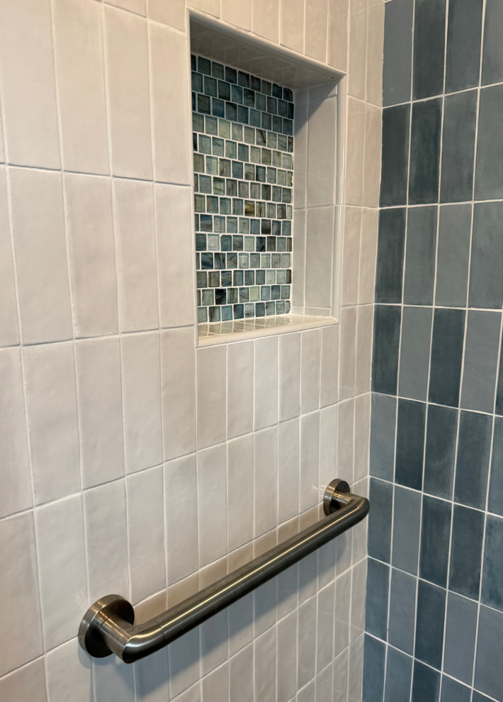 Stacked Tile Master Bathroom in El Cerrito