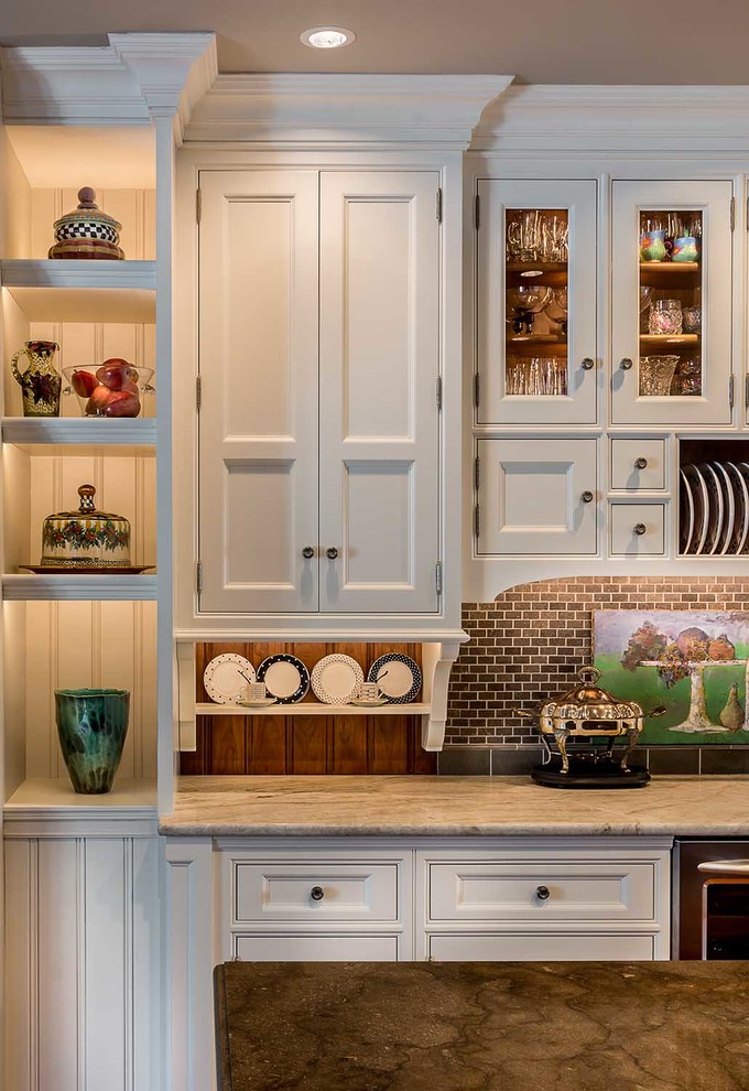 Transitional kitchen photo in Chicago