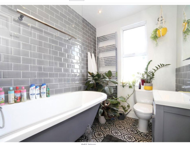 Victory Rd Wimbledon SW19 Mark 1 contemporary-bathroom