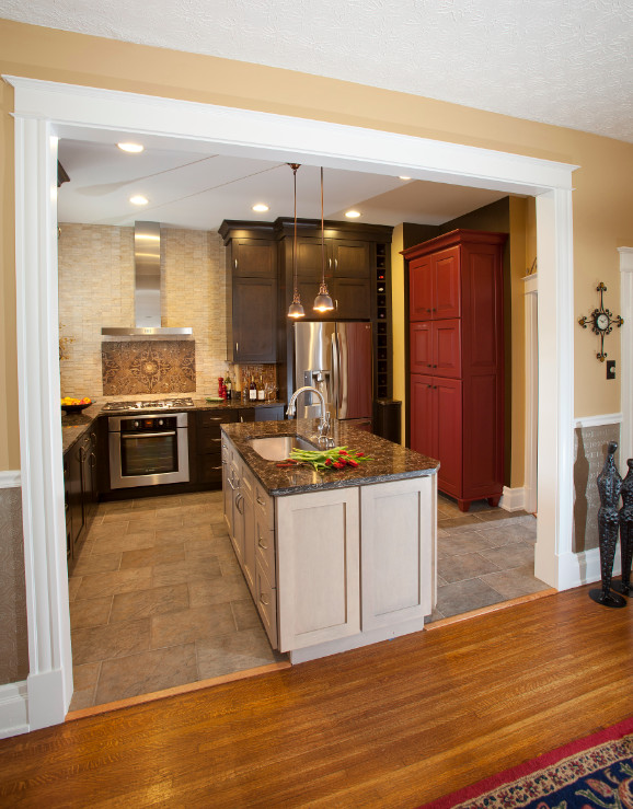 Kitchen - transitional kitchen idea in Cincinnati