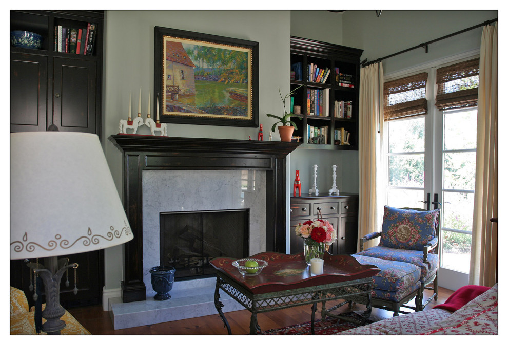This is an example of a traditional family room in Orange County.