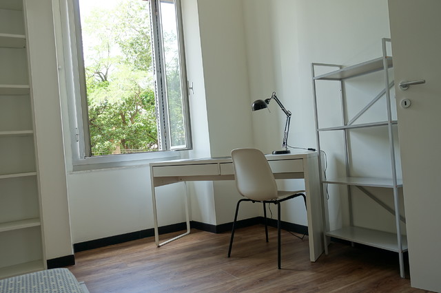 appartamento per studenti modern-schlafzimmer