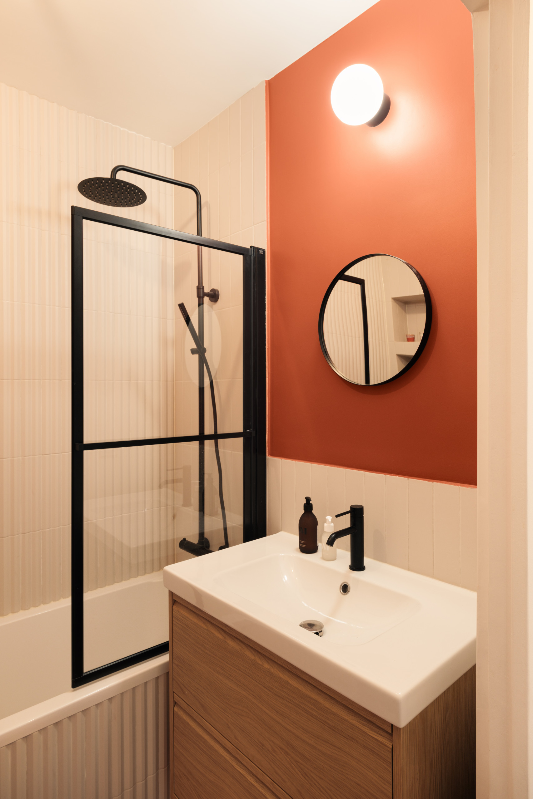 Rénovation colorée d’un appartement années 50