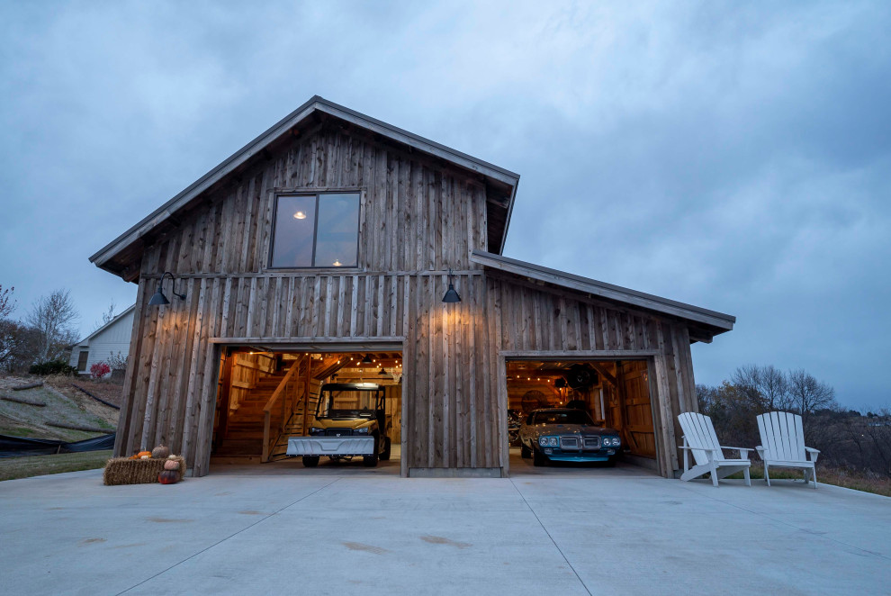 Esempio di un grande garage per due auto indipendente stile rurale con ufficio, studio o laboratorio