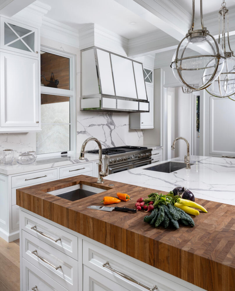 Kitchen - kitchen idea in Miami