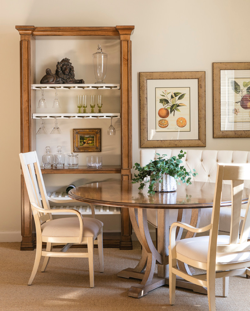 Transitional home design photo in Phoenix