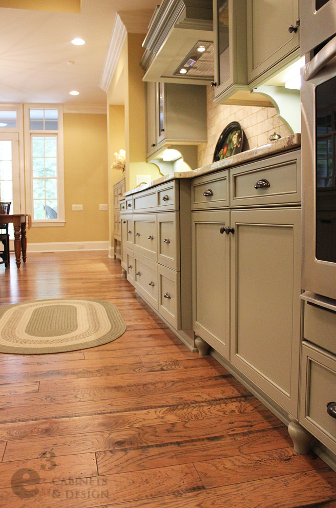 Inspiration for a transitional kitchen remodel in Charlotte
