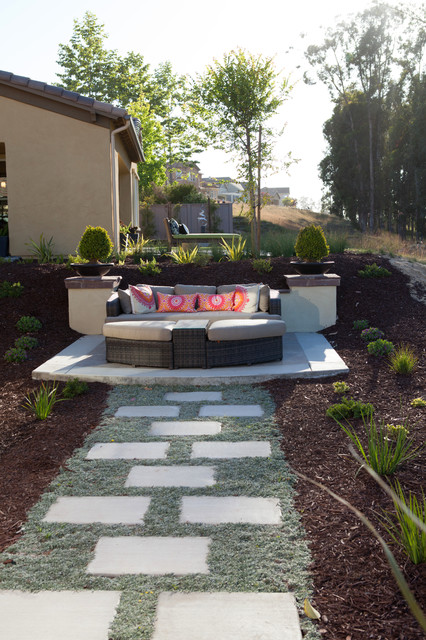 Formal Backyard traditional-patio