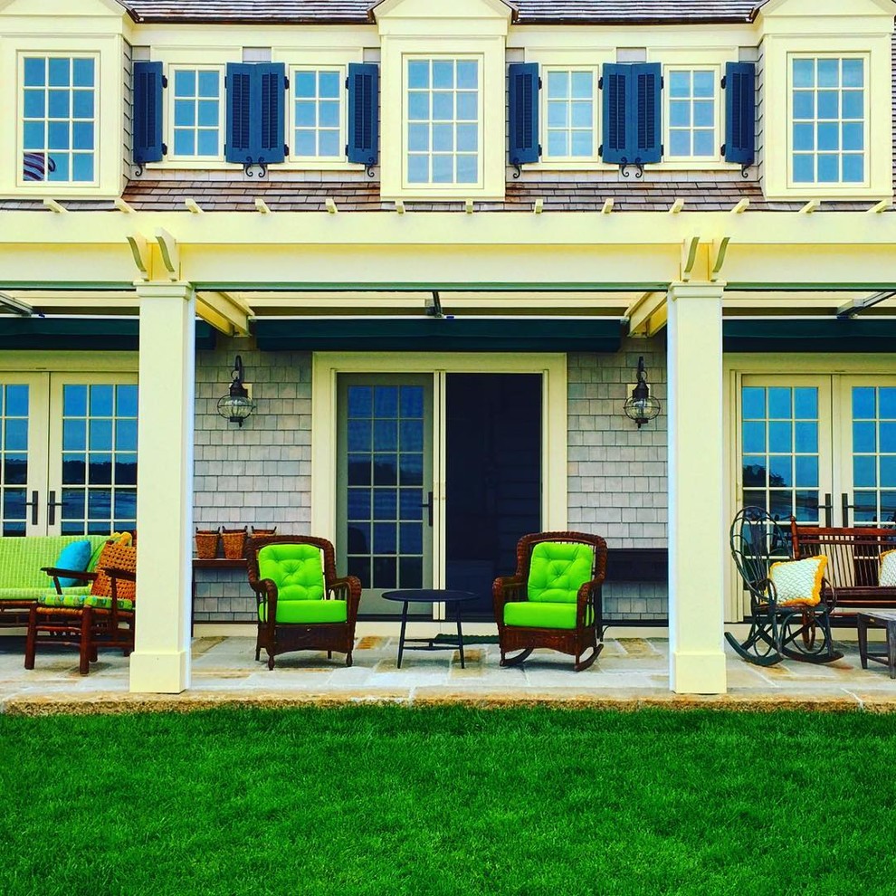 Home design - transitional home design idea in Boston