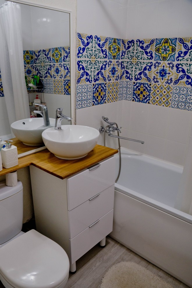 Яркий санузел в хрущевке