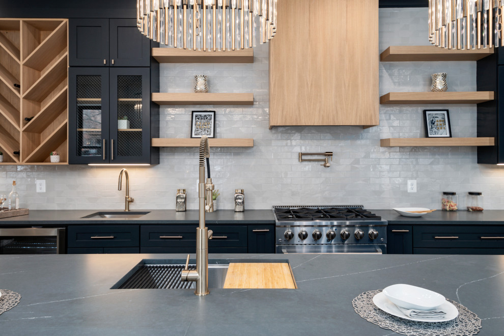 Kitchen - transitional kitchen idea in Baltimore