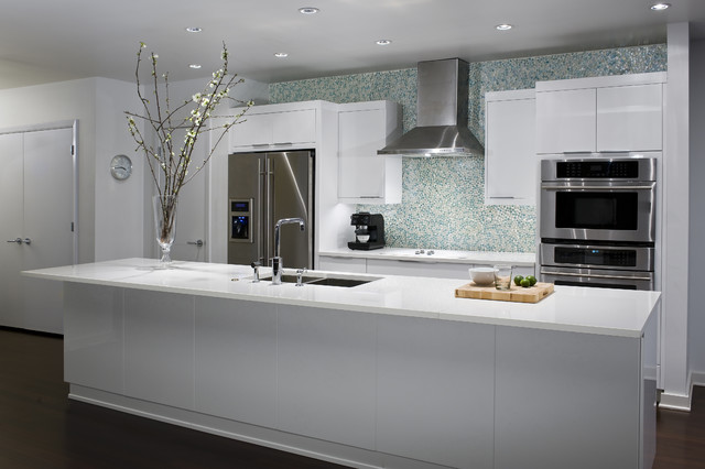 Modern and simple kitchen renovation contemporaneo-cocina